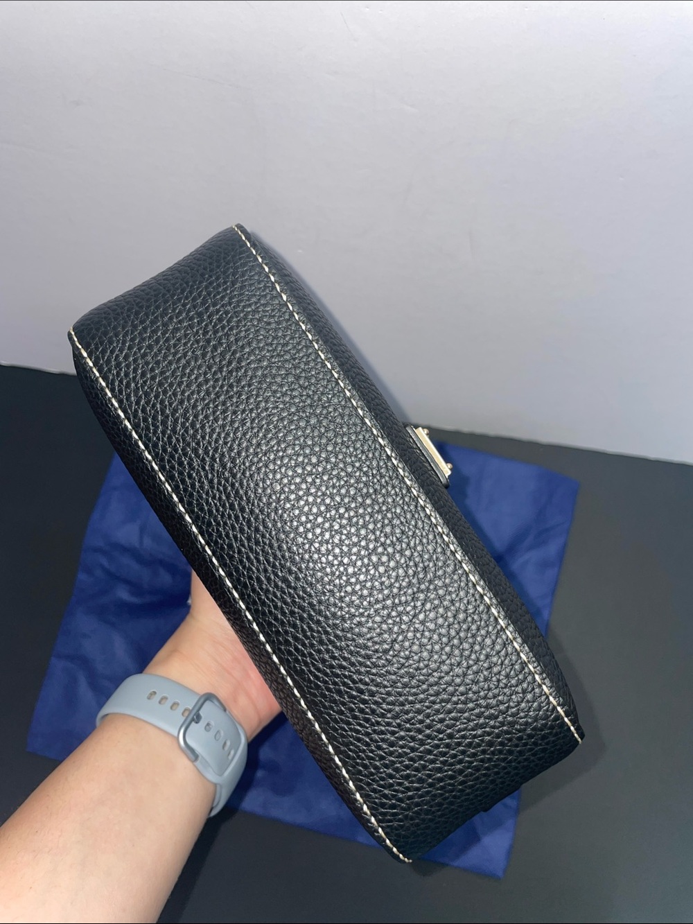 Dooney & Bourke Pebble Grain Zip Camera Crossbody - Picture 4 of 11